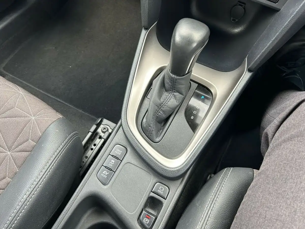 2022-toyota-yaris-cross-15-vvt-i-excel-awd-i-big-13