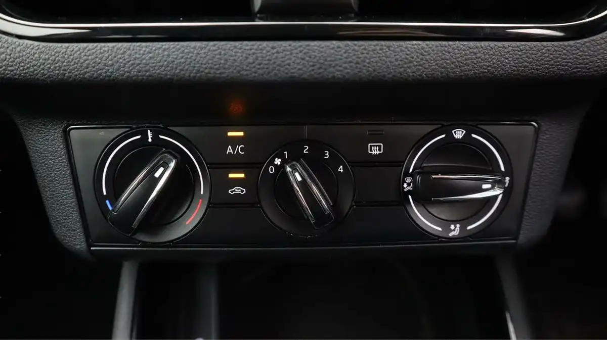 2020-skoda-kamiq-10-tsi-se-95ps-big-12