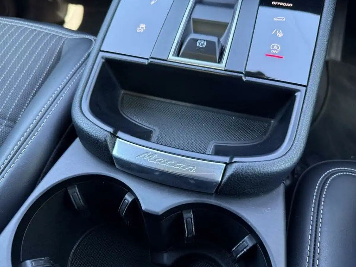 2022-porsche-macan-20-big-27