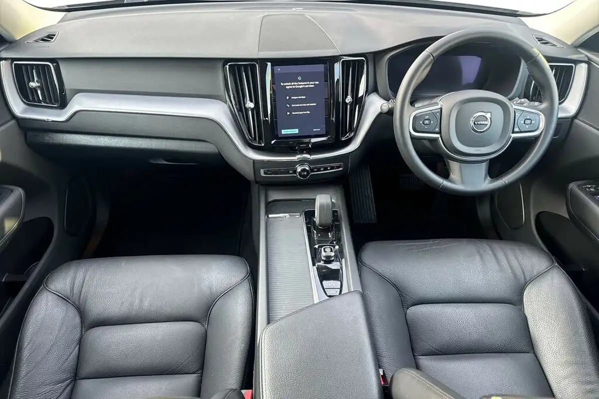 2021-volvo-xc60-20td-b4-momentum-awd-big-5