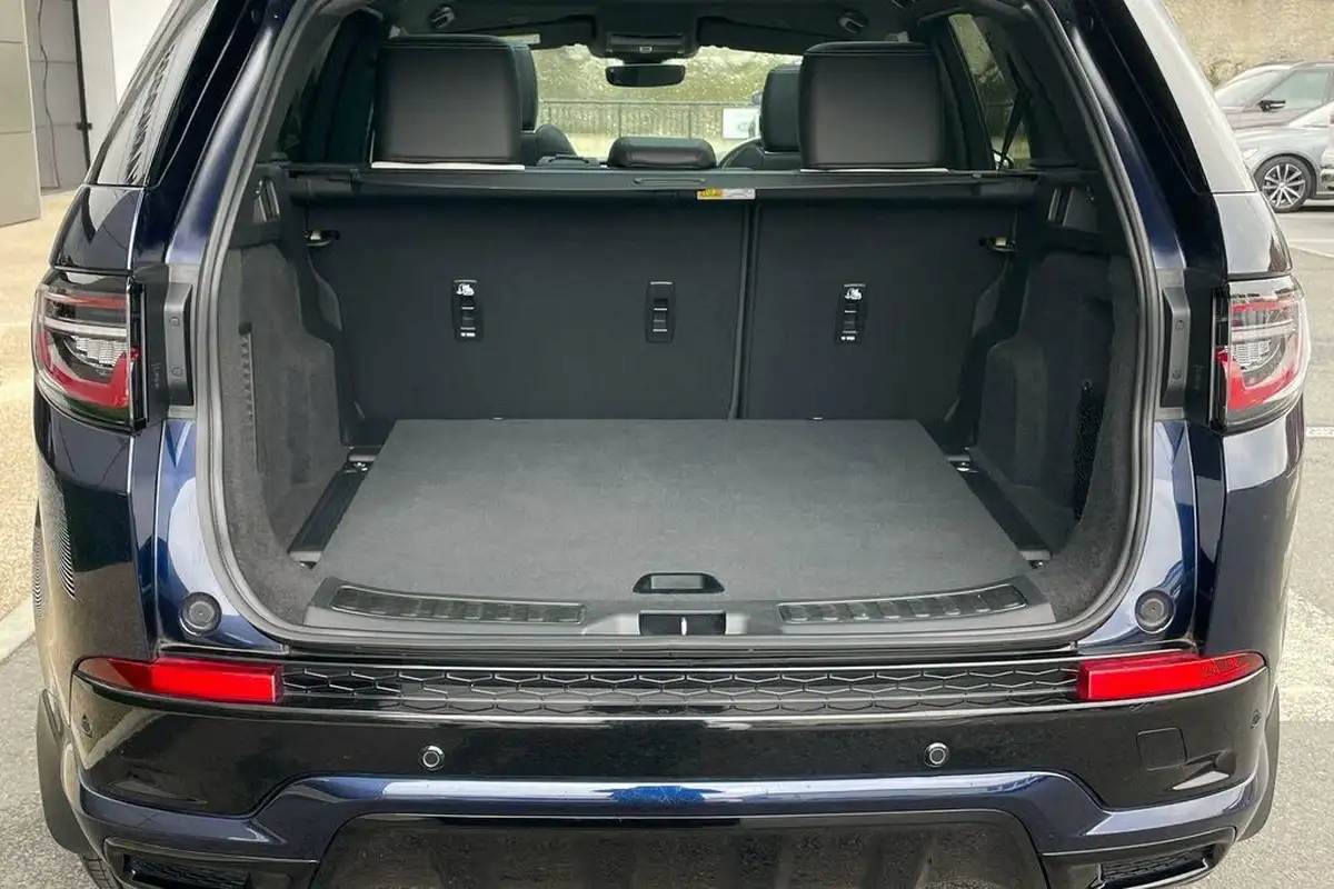 2022-land-rover-discovery-sport-15-p300e-r-dynamic-se-big-31