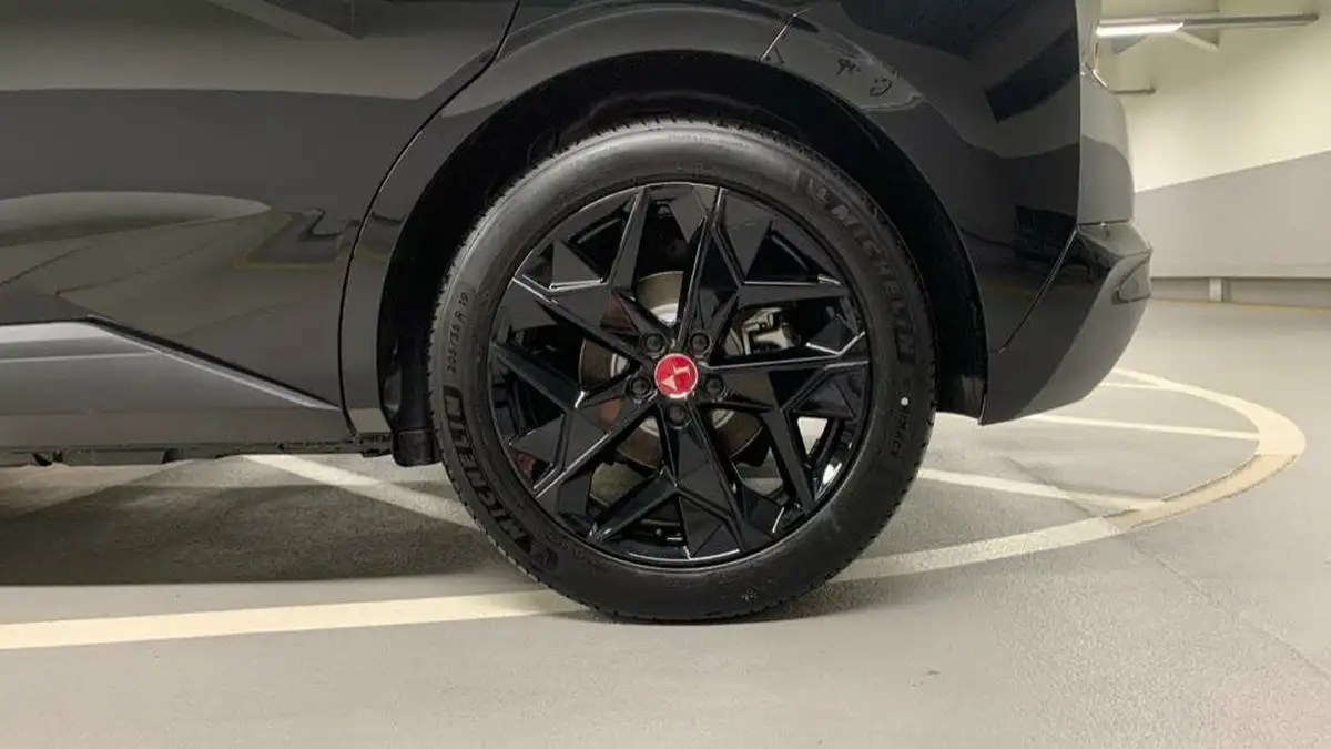 2024-ds-ds-4-e-tense-performance-line-nav-big-14
