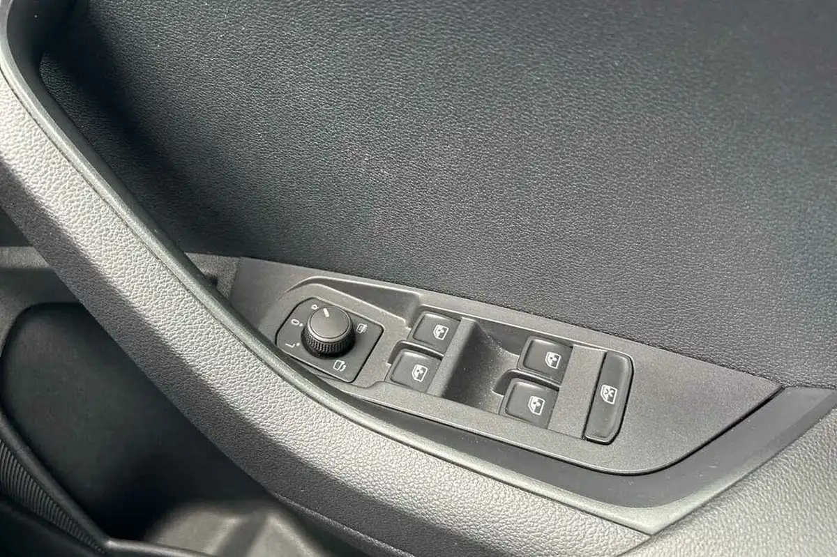 2023-skoda-karoq-15-tsi-sportline-dsg-big-32