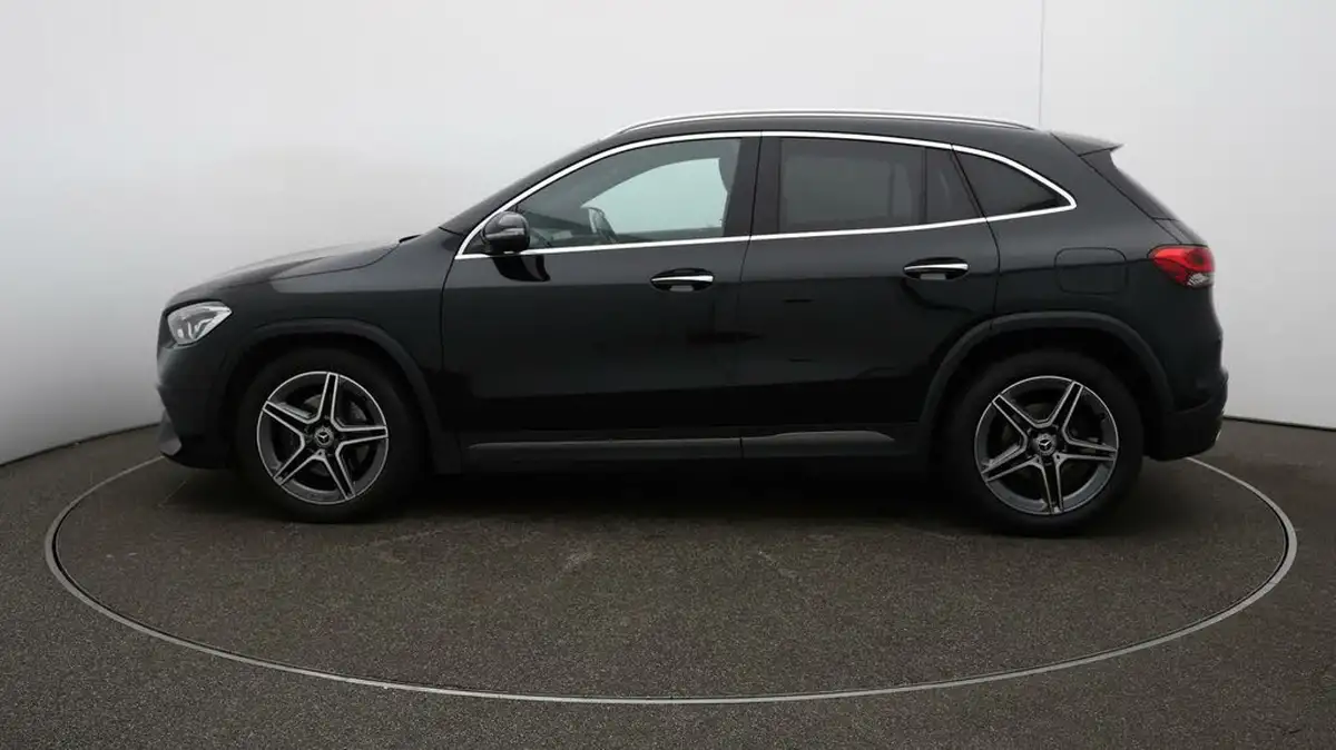 2022-mercedes-benz-gla-class-13-gla-180-amg-line-premium-big-62