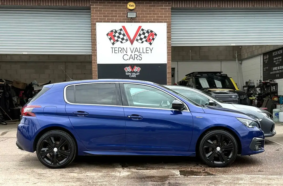 2018-peugeot-308-16-bluehdi-gt-line-big-31