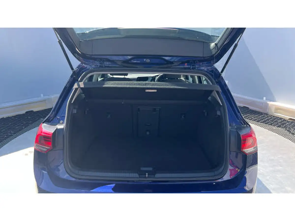 2022-volkswagen-golf-15-tsi-life-150ps-hatchback-big-3