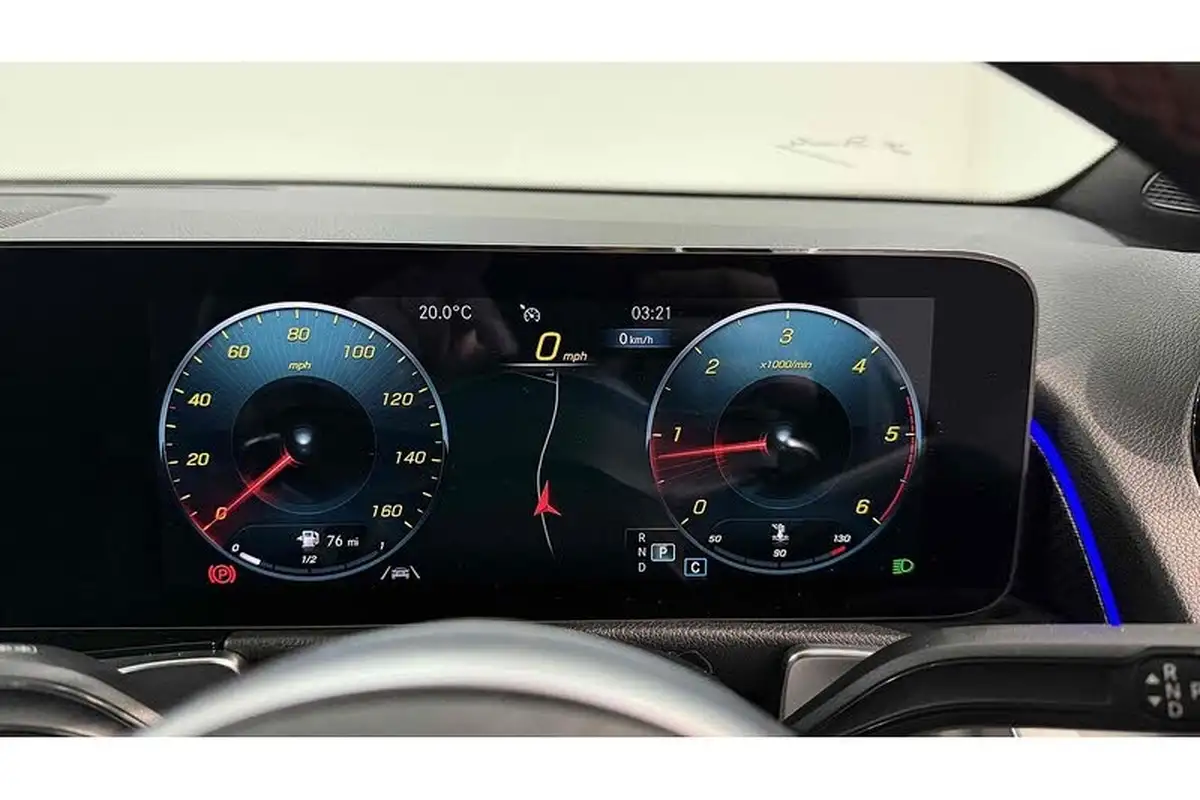 2021-mercedes-benz-glb-class-20d-glb200d-amg-line-premium-4matic-big-23