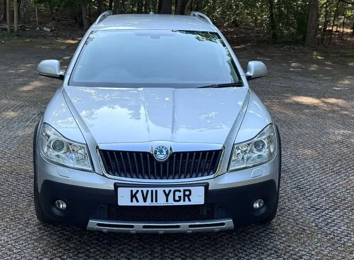 2011-skoda-octavia-20td-scout-cr-140bhp-big-5