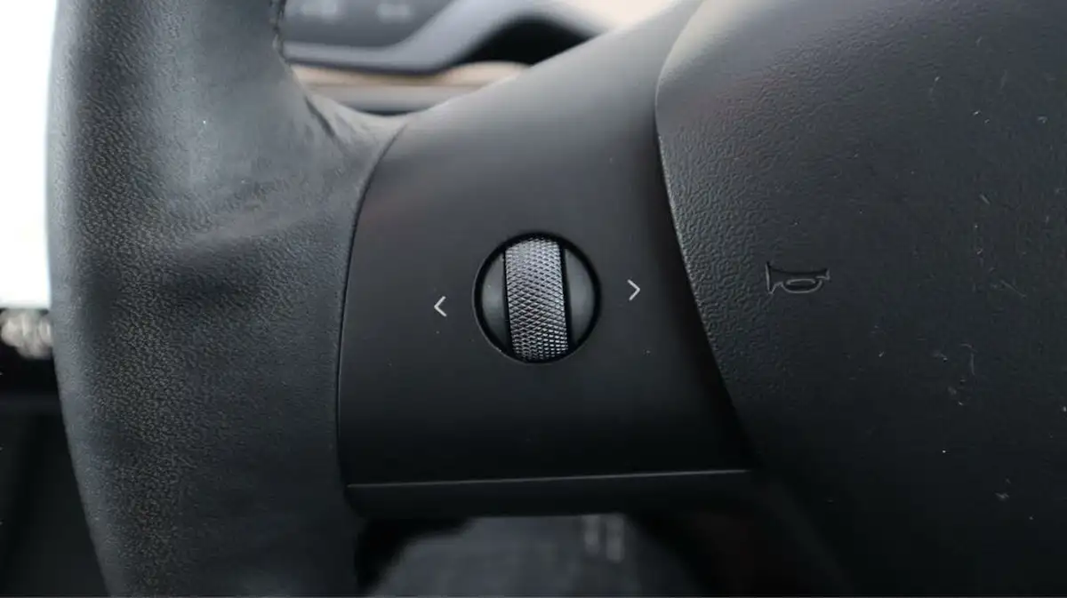 2021-tesla-model-3-e-long-range-awd-big-21