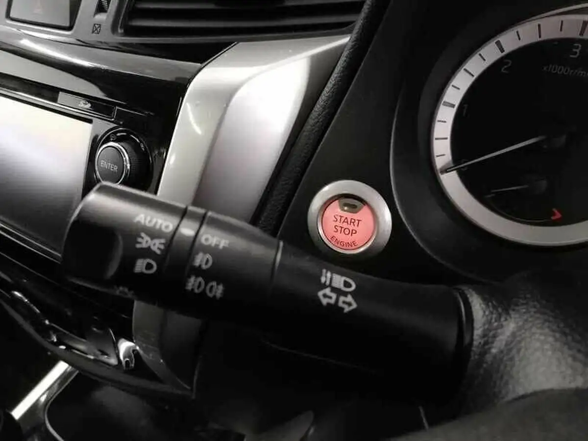 2019-nissan-navara-23dci-off-roader-at32-auto-big-22