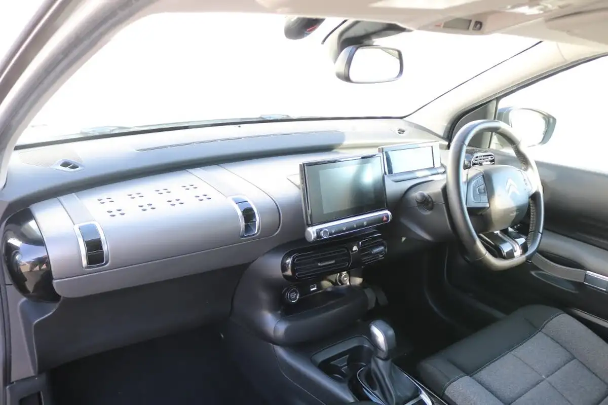 2020-citroen-c4-cactus-12-puretech-flair-130ps-eat6-big-20