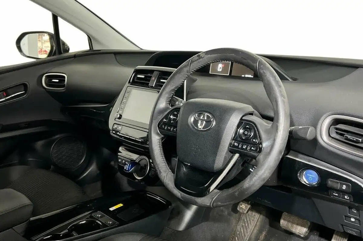2021-toyota-prius-18-vvt-i-business-edition-plus-15in-alloys-cvt-big-8