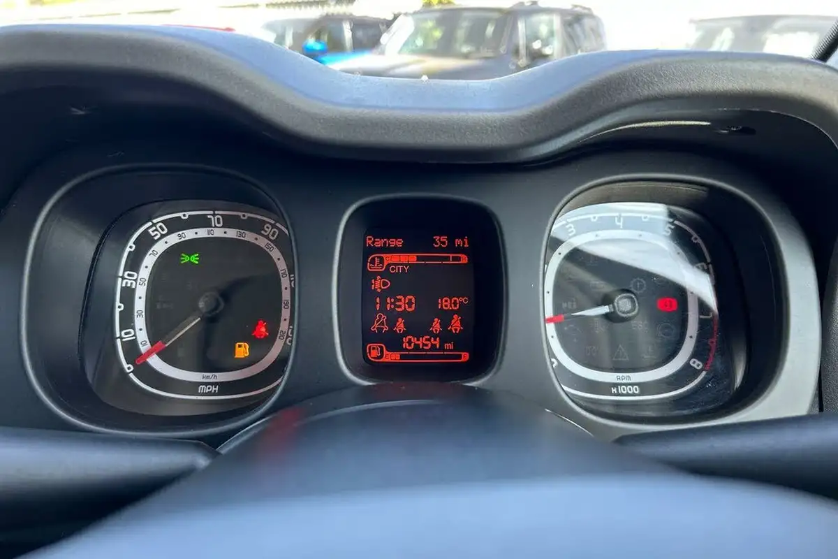 2020-fiat-panda-09-waze-4x4-big-21