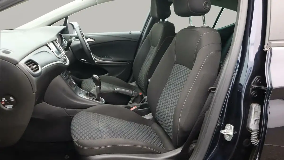 2019-vauxhall-astra-14i-16v-turbo-tech-line-nav-125ps-ss-hatchback-big-14