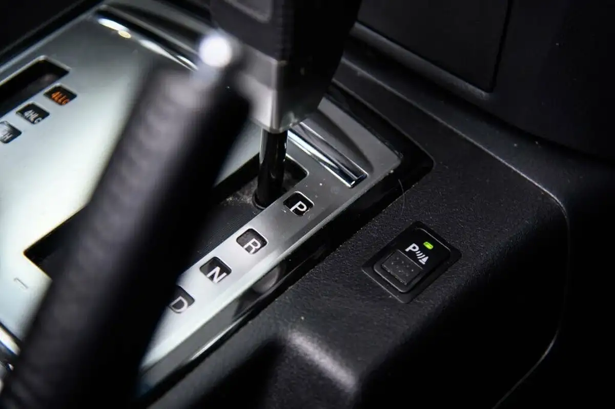 2016-mitsubishi-shogun-32td-sg5-big-8