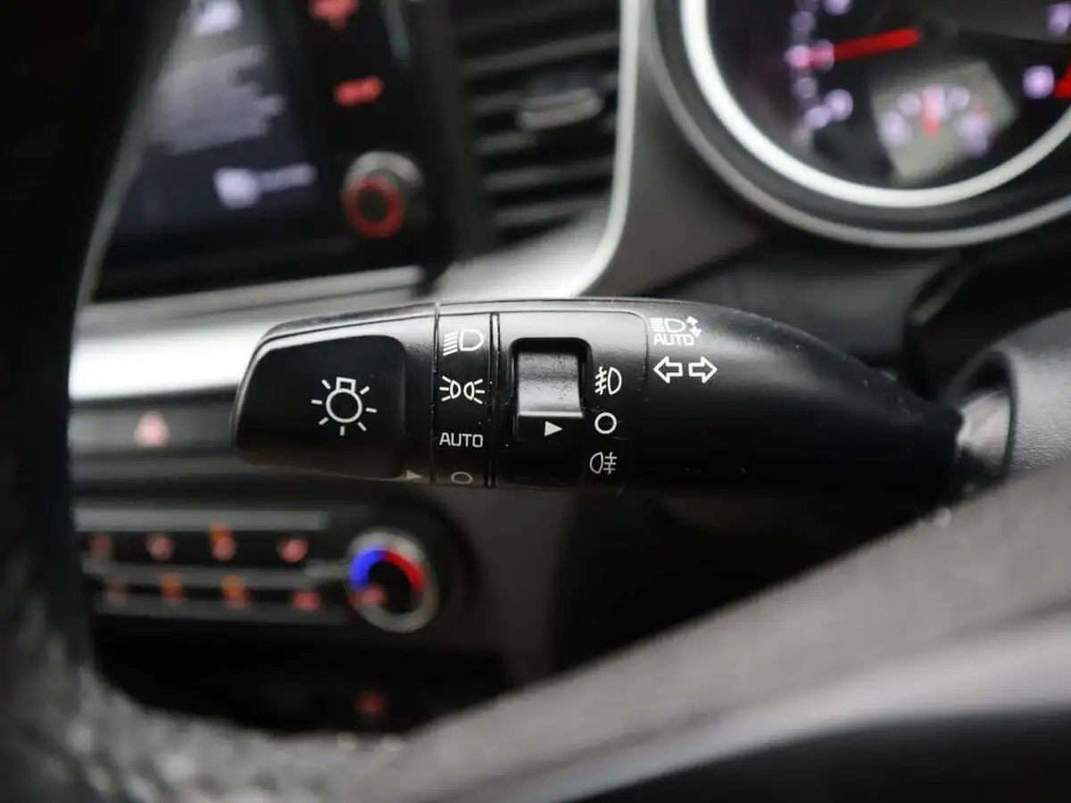 2022-kia-xceed-10-t-gdi-2-big-30