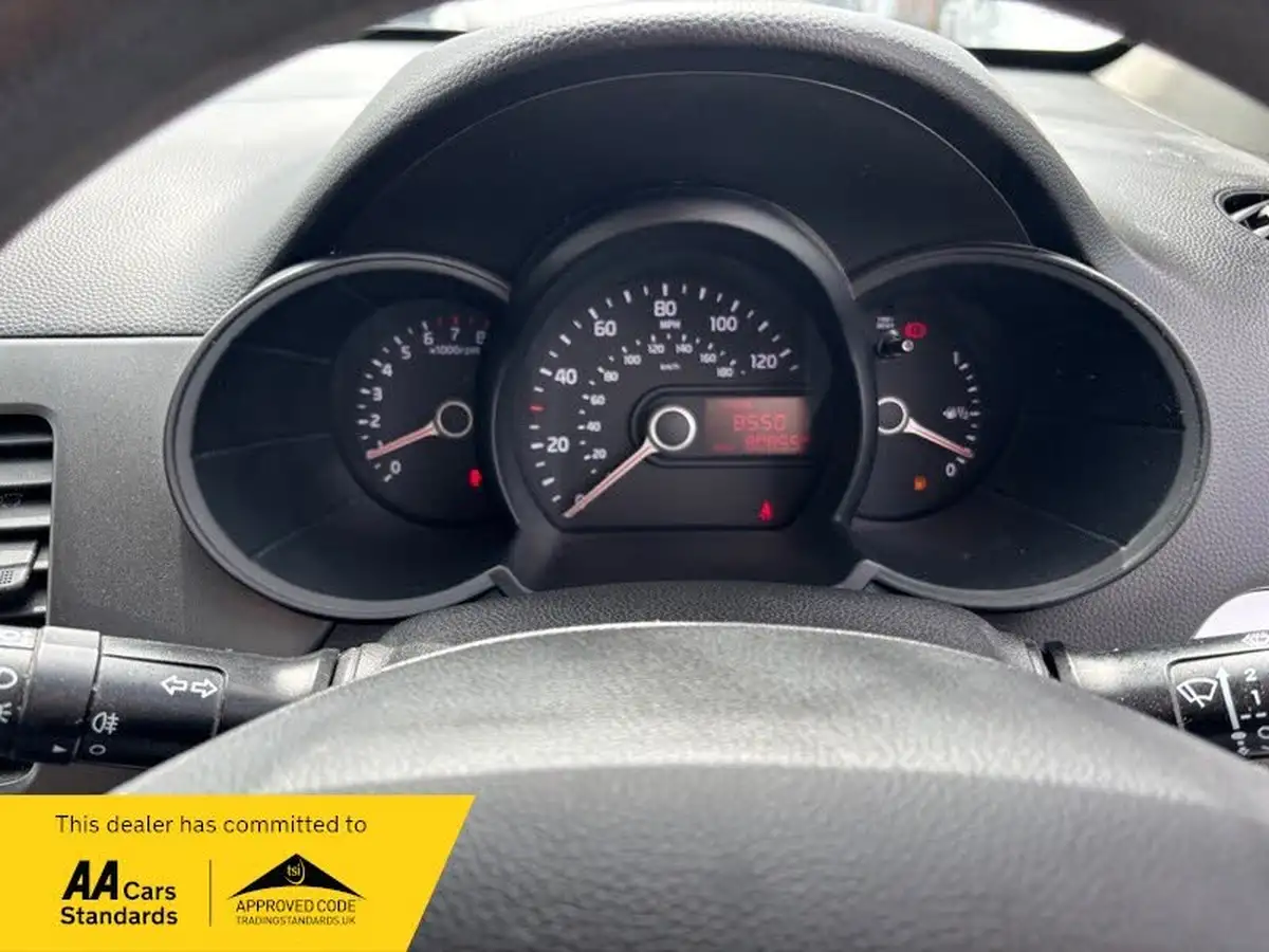 2012-kia-picanto-10-picanto-1-5d-big-11