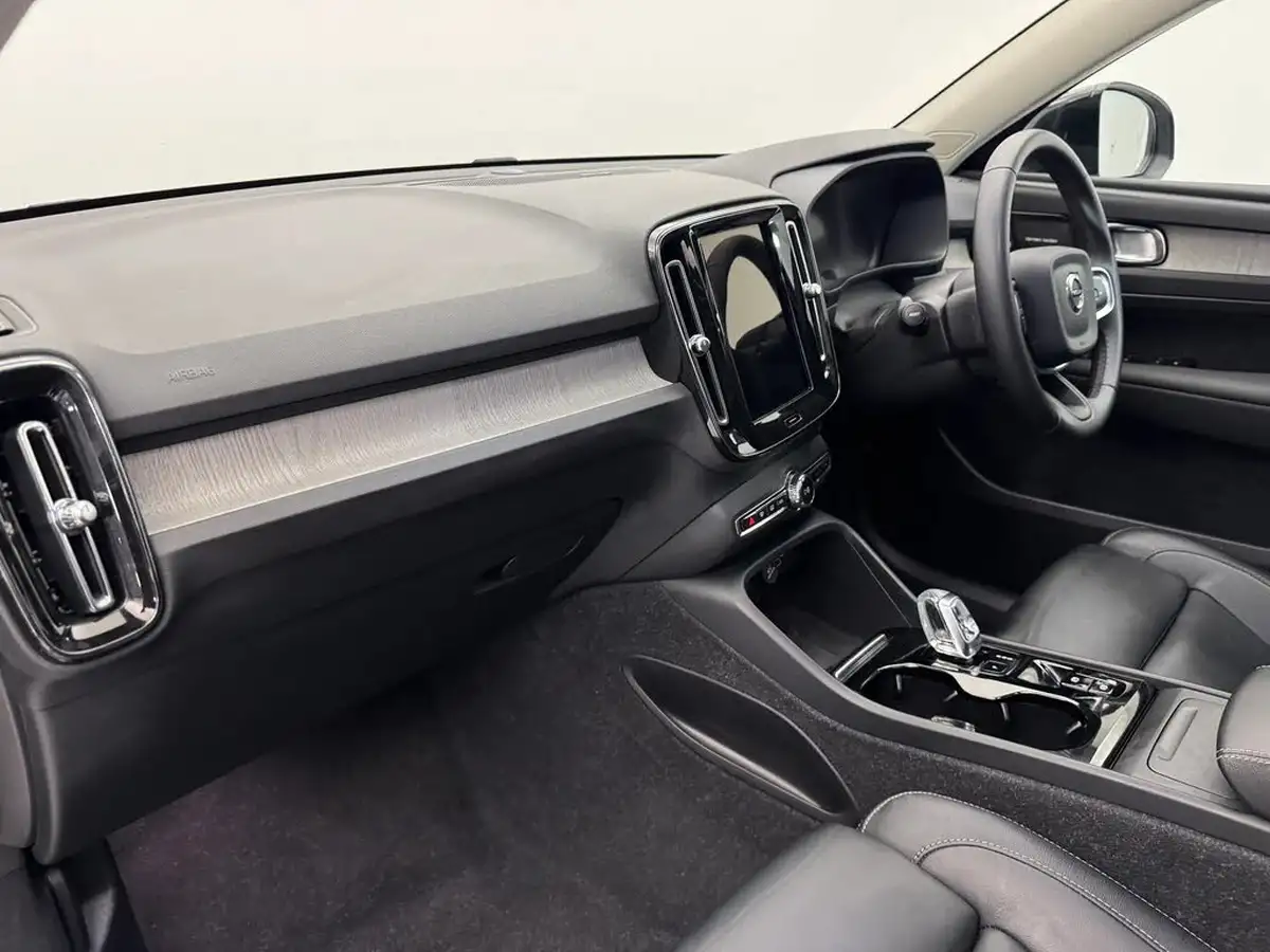 2023-volvo-xc40-20-b4-ultimate-big-9