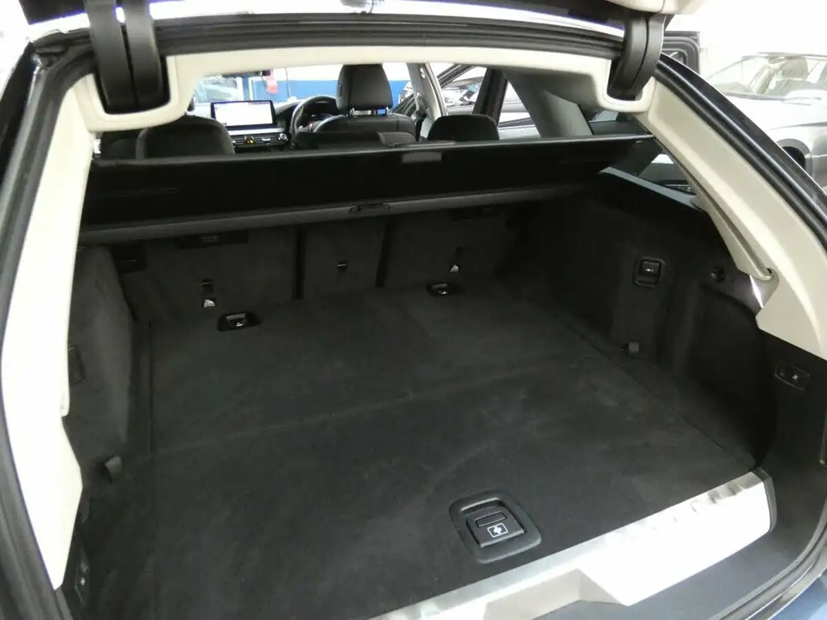 2022-bmw-5-series-20-530e-se-touring-5d-big-61