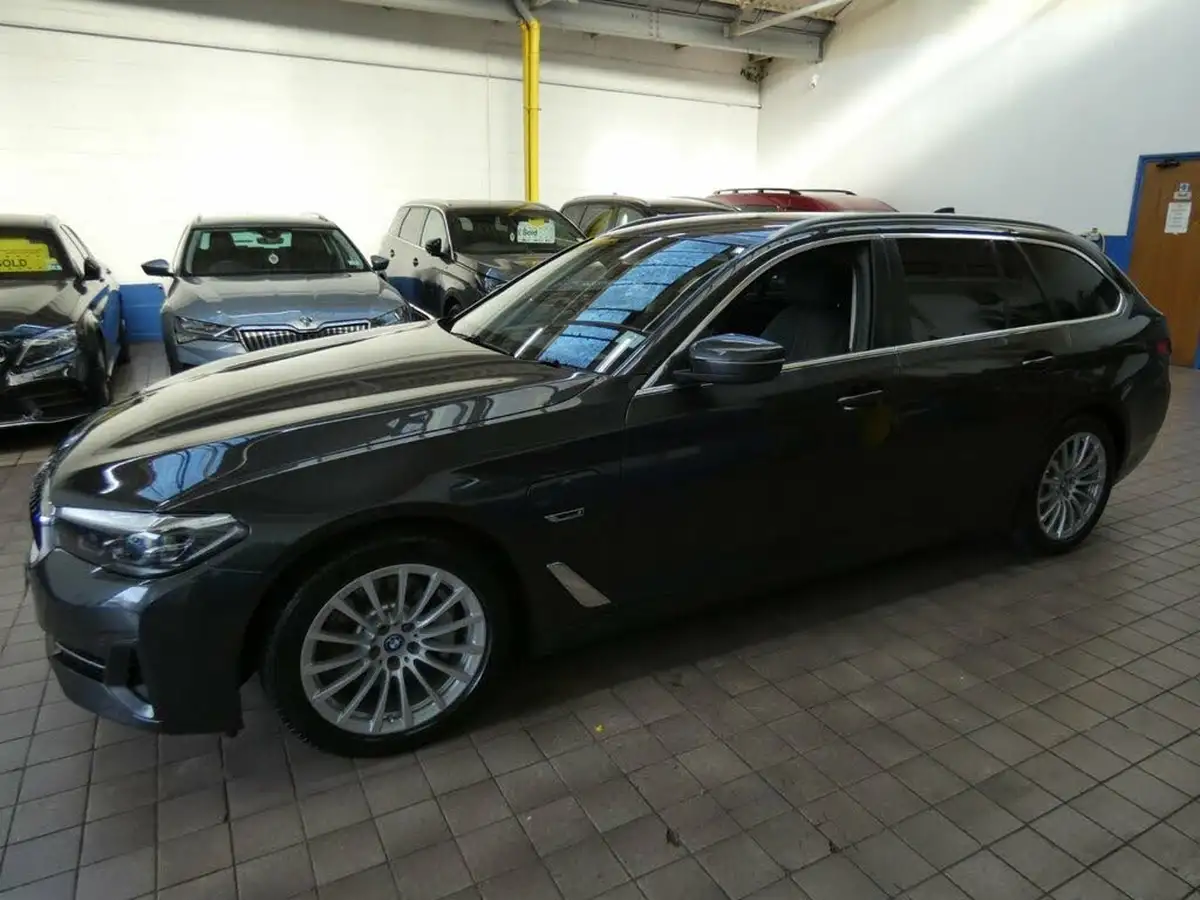 2022-bmw-5-series-20-530e-se-touring-5d-big-13