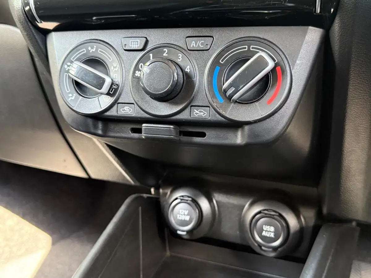 2018-suzuki-swift-10-boosterjet-sz-t-111ps-big-26