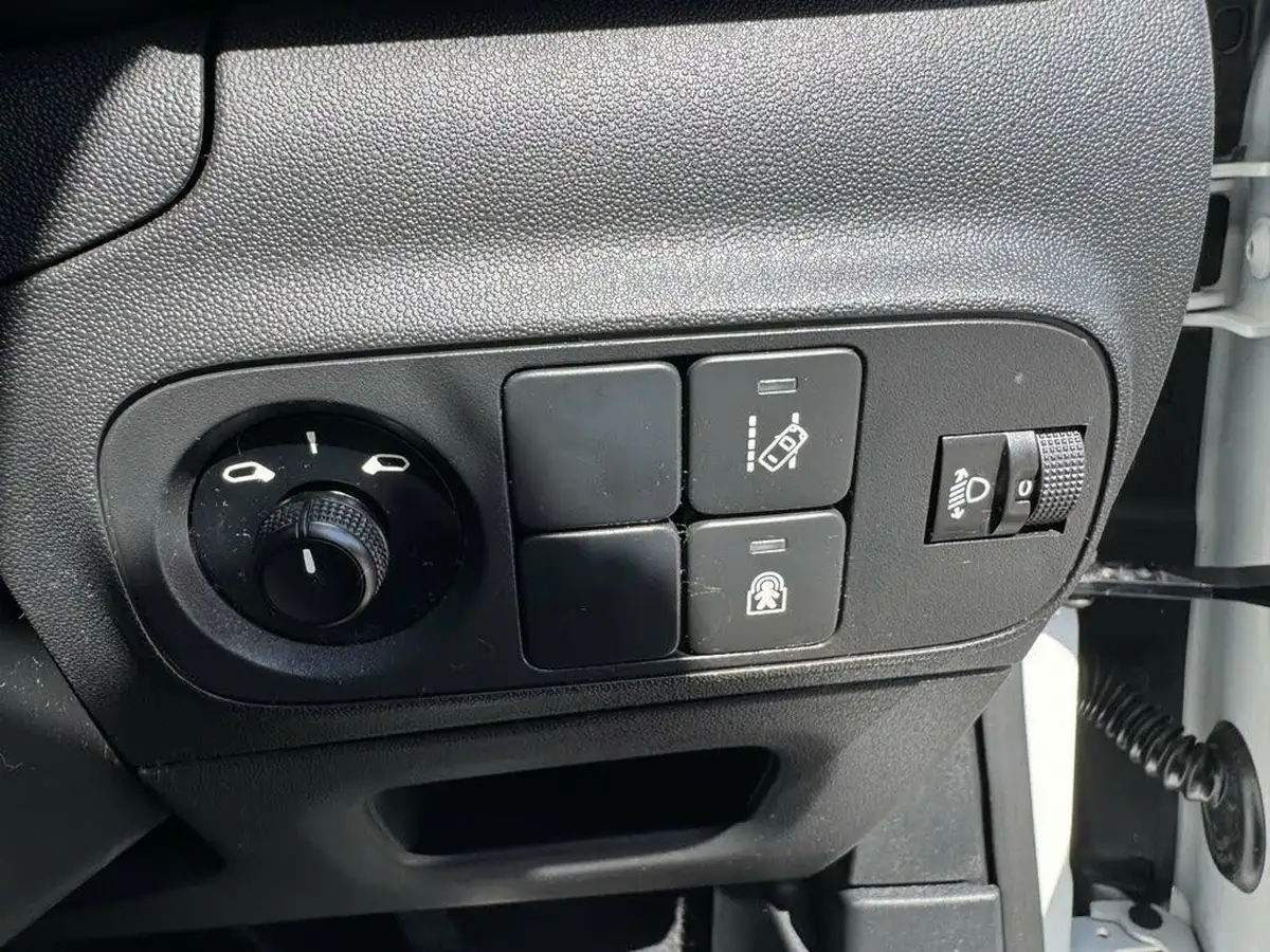 2017-citroen-c3-16bluehdi-flair-big-46