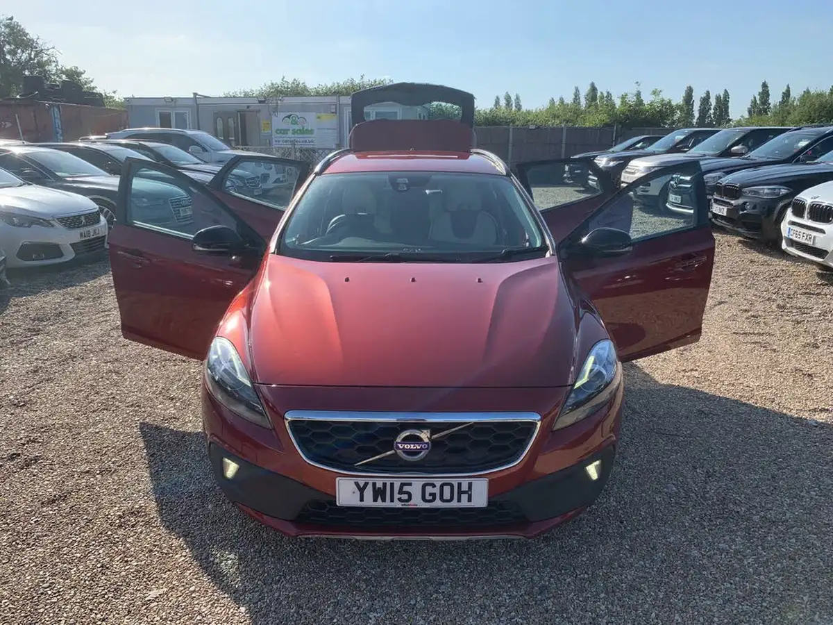 2015-volvo-v40-20td-d2-cross-country-lux-nav-geartronic-big-49