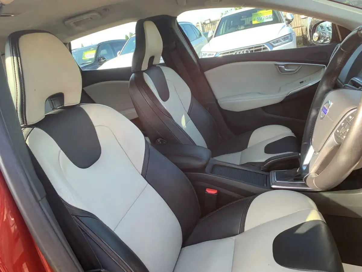 2015-volvo-v40-20td-d2-cross-country-lux-nav-geartronic-big-25