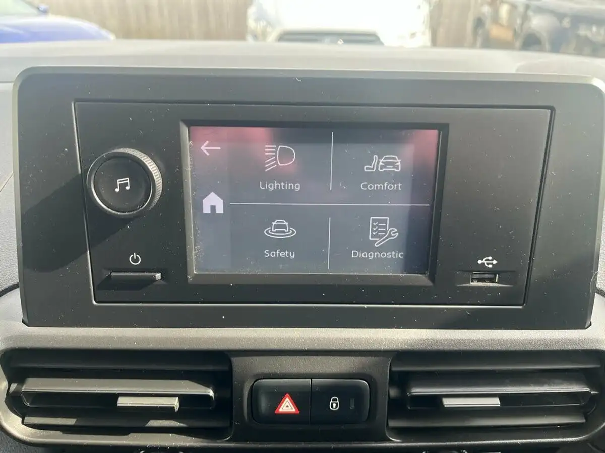 2022-toyota-proace-city-15d-active-big-23