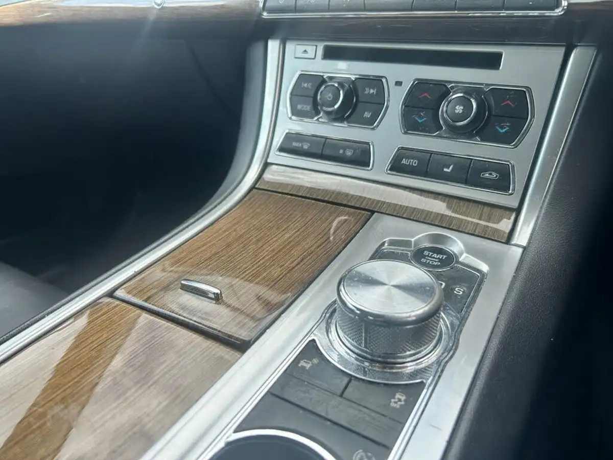 2011-jaguar-xf-22td-premium-luxury-big-7