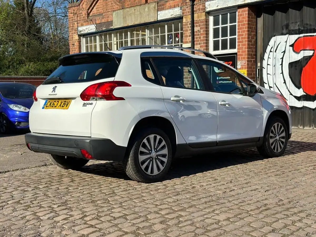 2014-peugeot-2008-crossover-16e-hdi-active-egc-big-17