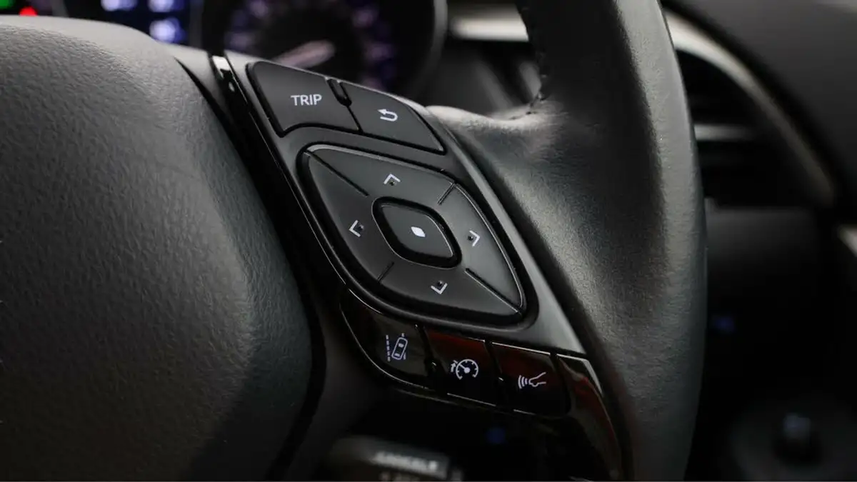 2022-toyota-c-hr-18-vvt-i-icon-big-23