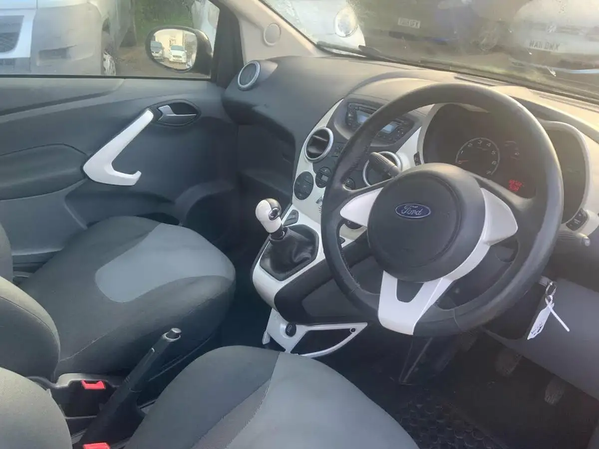 2012-ford-ka-12-titanium-69ps-big-29