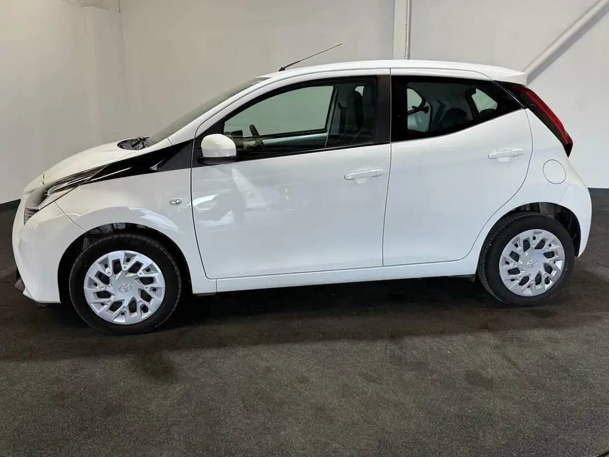 2021-toyota-aygo-10-vvt-i-x-play-tss-x-shift-big-1