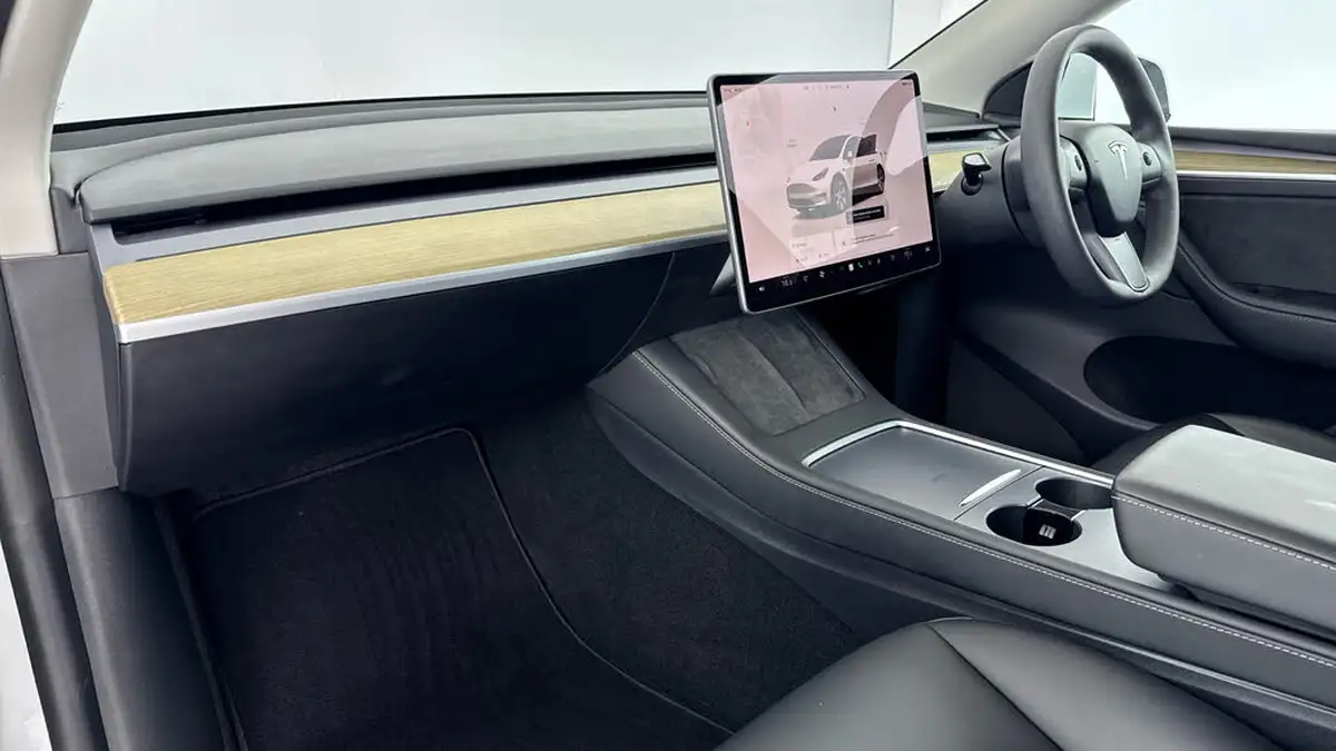 2023-tesla-model-y-e-rwd-big-9