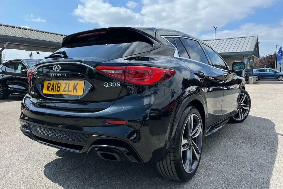 2018-infiniti-q30-20-sport-intouch-awd-auto-big-37