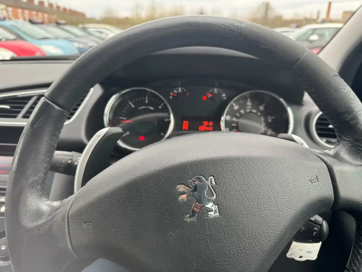 2013-peugeot-3008-crossover-16e-hdi-active-115bhp-fap-big-33