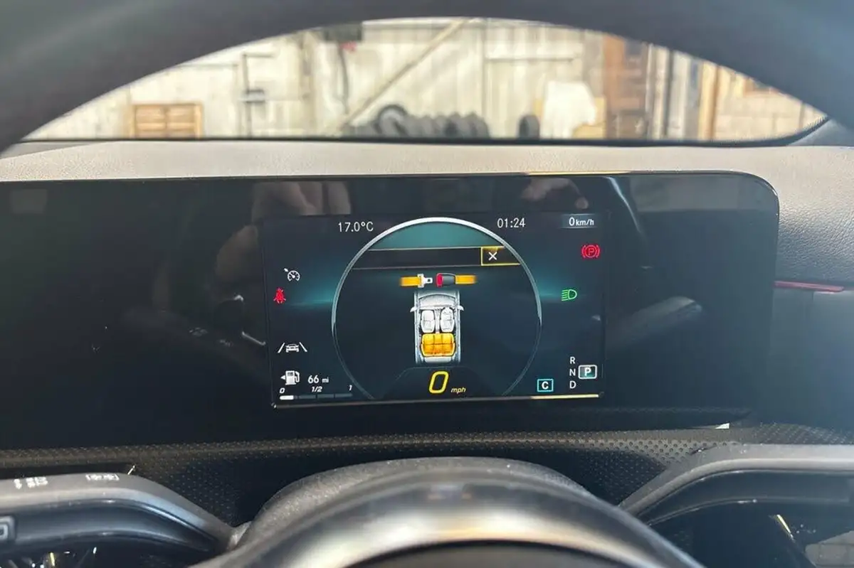 2020-mercedes-benz-a-class-15d-a180d-amg-line-hatchback-5d-7g-dct-big-14