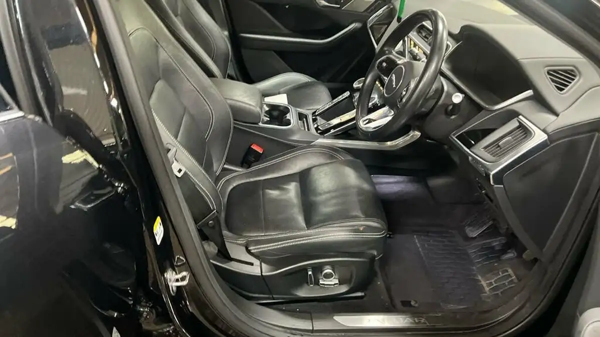 2021-jaguar-i-pace-ev400-se-big-6