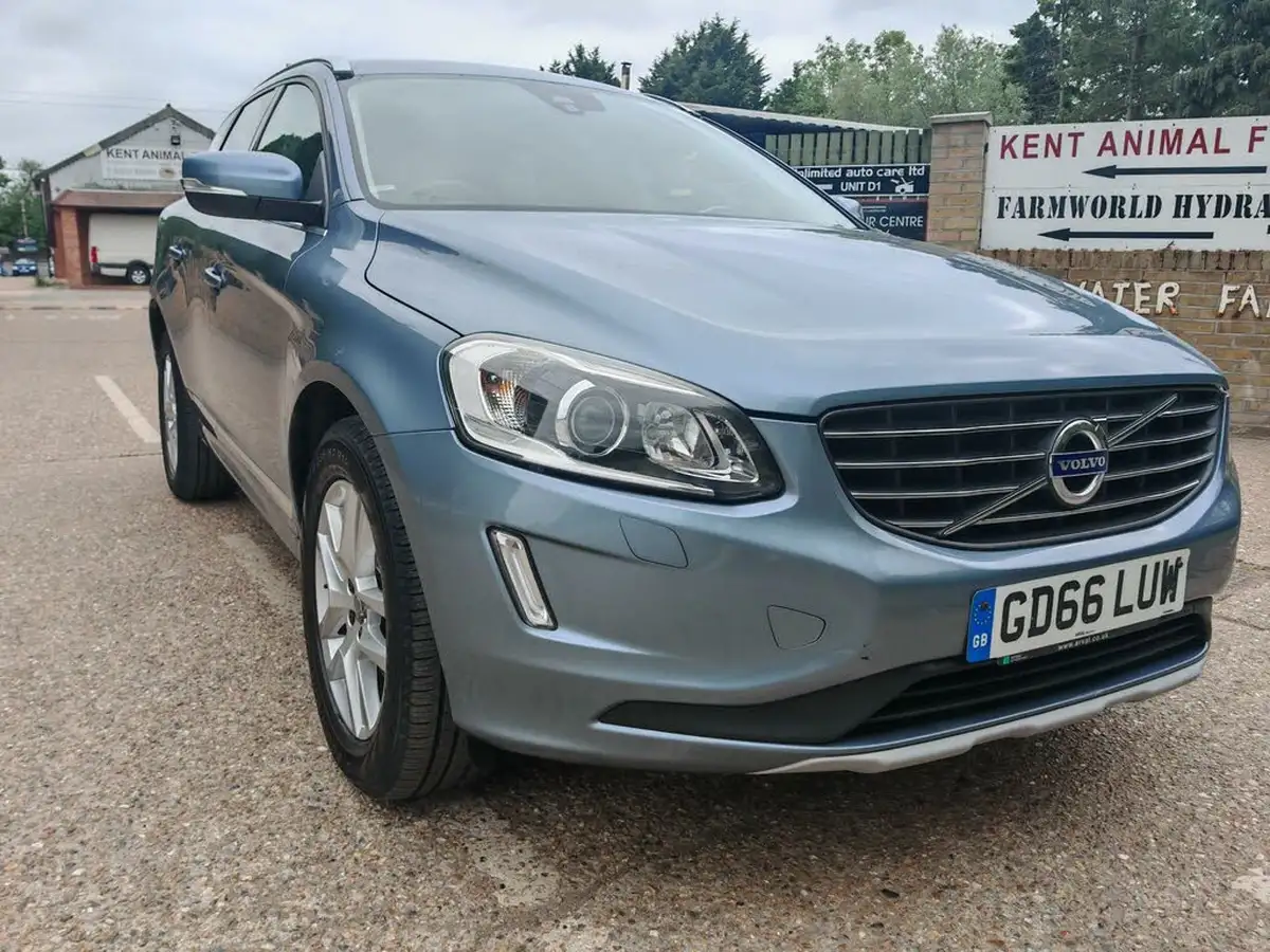 2016-volvo-xc60-20td-d4-se-lux-nav-big-10
