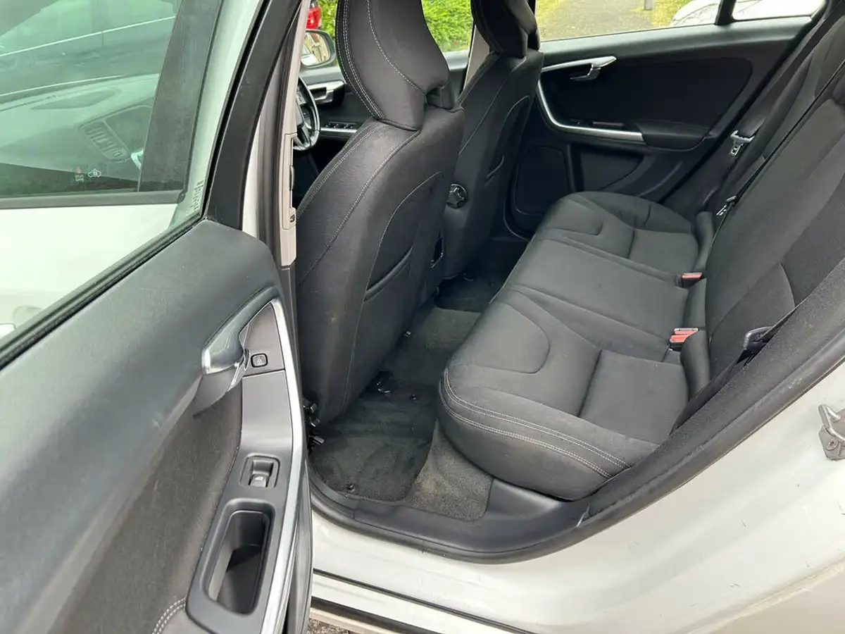 2014-volvo-v60-16td-d2-business-edition-powershift-big-10