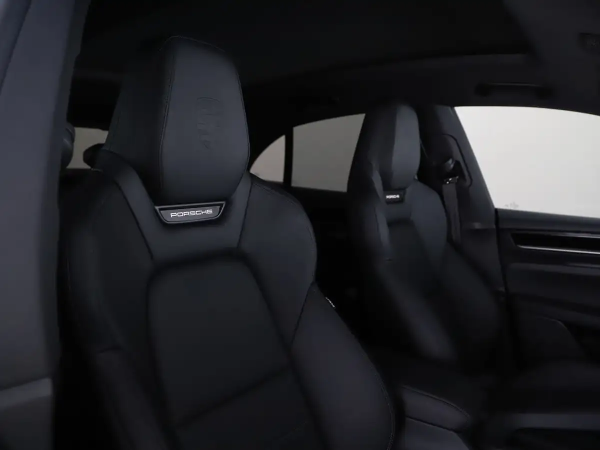 2025-porsche-macan-e-electric-big-13