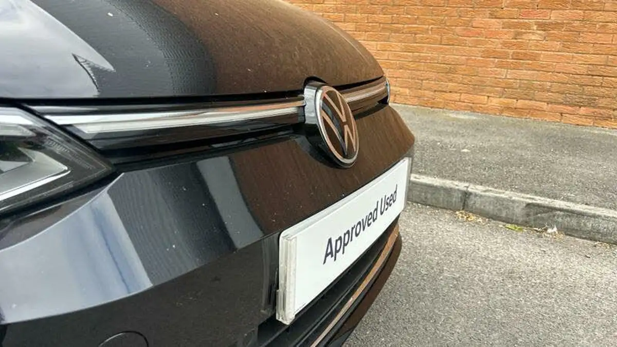 2023-volkswagen-golf-15-tsi-style-edition-150ps-big-10