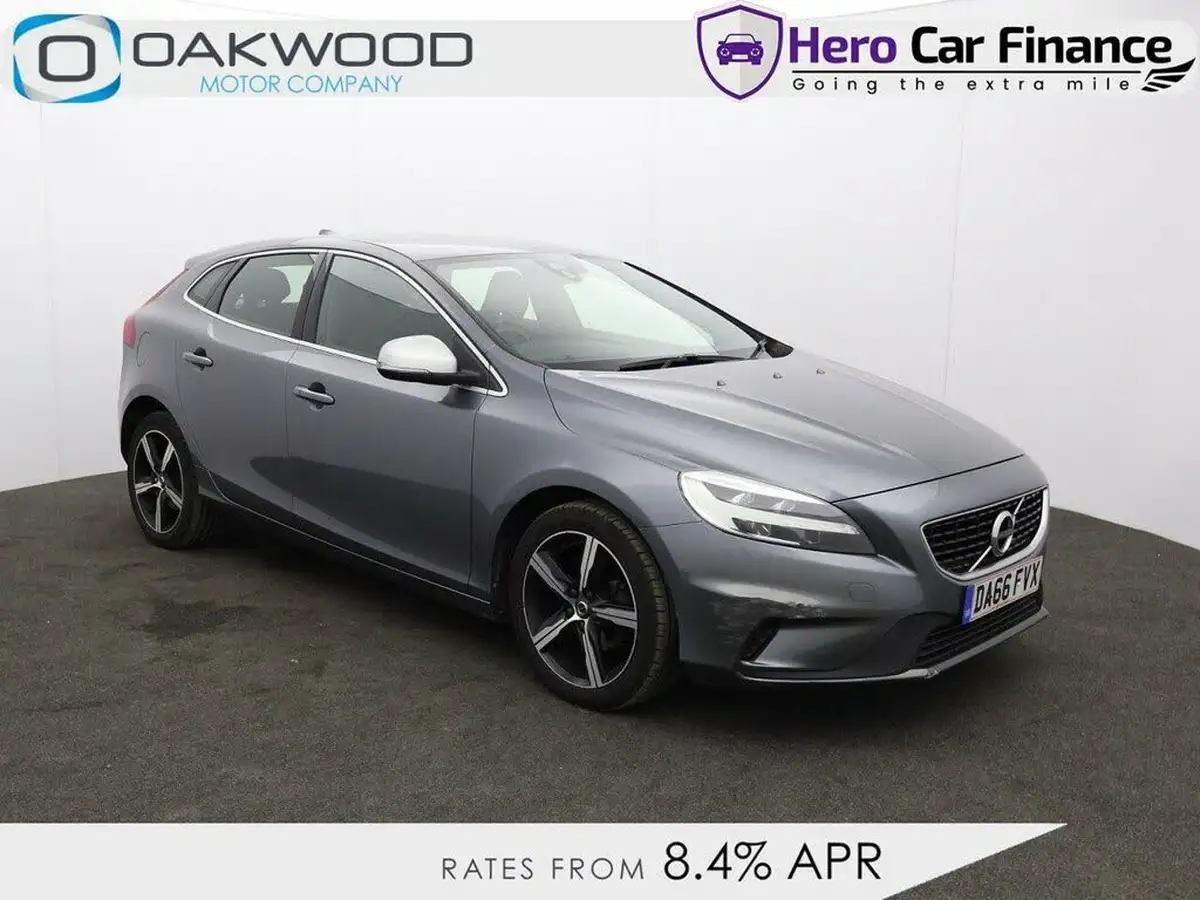 2016-volvo-v40-20td-d2-r-design-big-0
