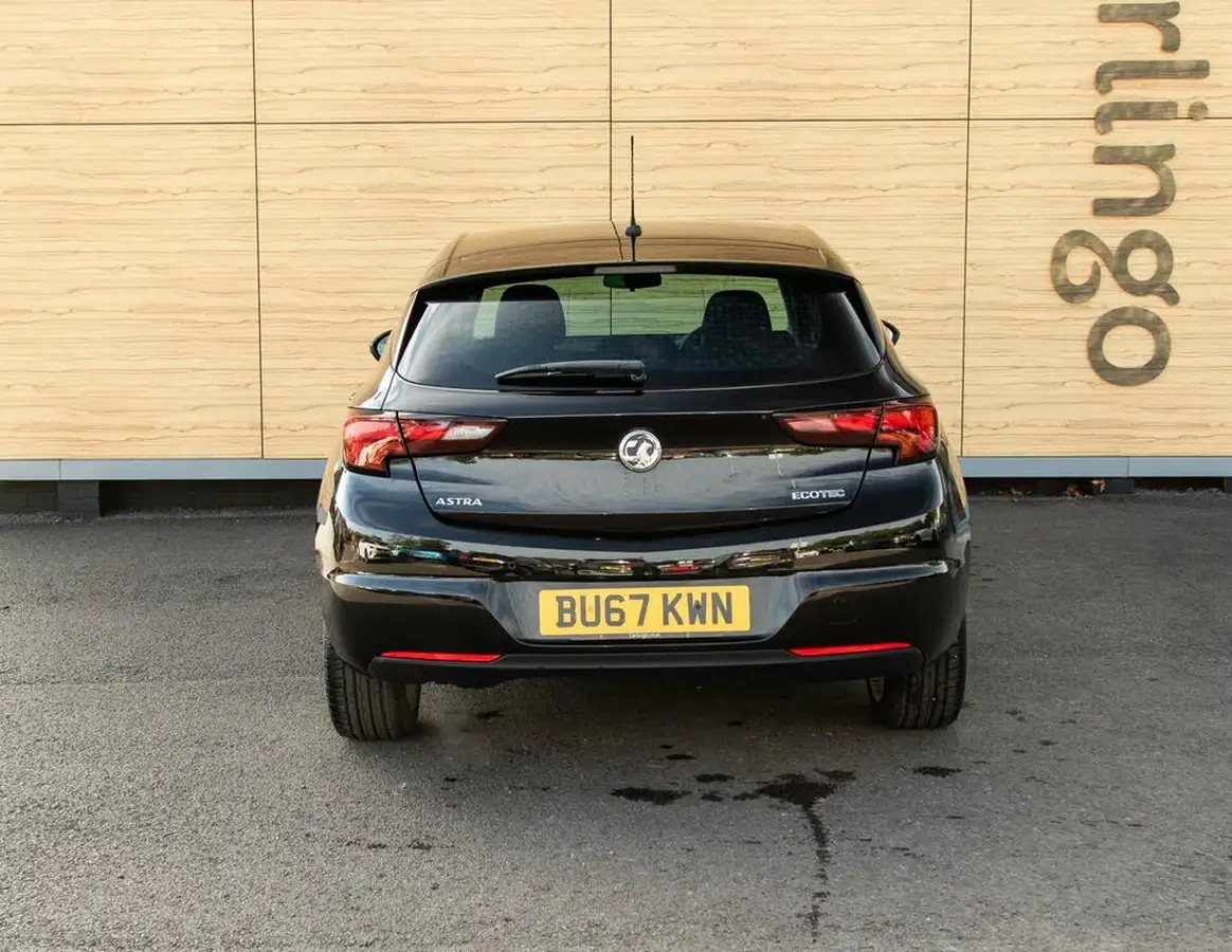 2017-vauxhall-astra-10i-turbo-design-ssecotec-hatchback-big-6
