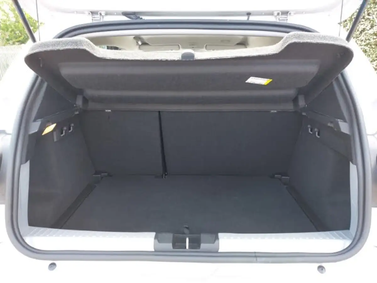 2024-dacia-sandero-stepway-10-tce-extreme-90bhp-big-7