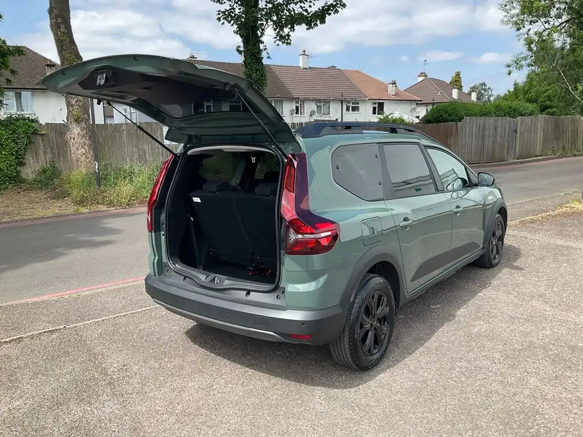 2024-dacia-jogger-10-tce-extreme-big-30