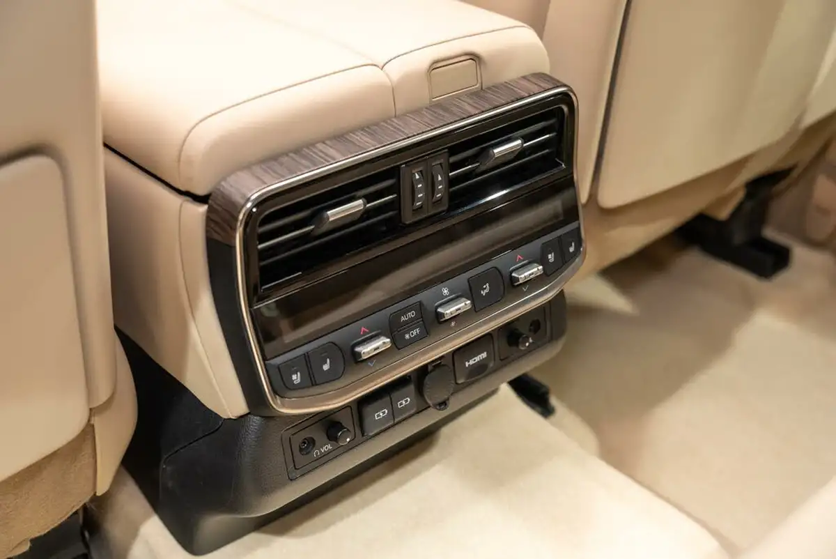 2024-toyota-land-cruiser-big-15