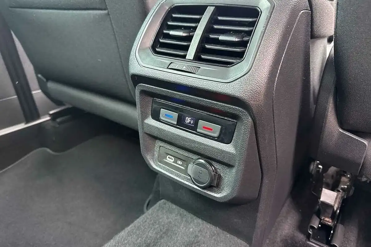 2021-volkswagen-tiguan-15-tsi-life-150ps-dsg-big-24