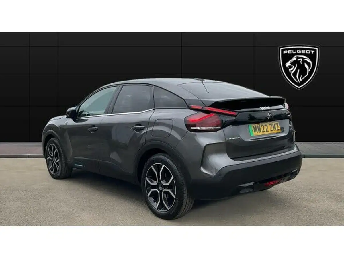 2022-citroen-c4-e-shine-big-1